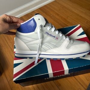 Reebok White and Blue Athletic Shoes with Leather Upper
